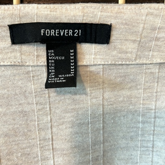 NWOT~Women’s Bodysuit Top Shirt Cream Color Size Medium Forever 21 - Picture 4 of 7